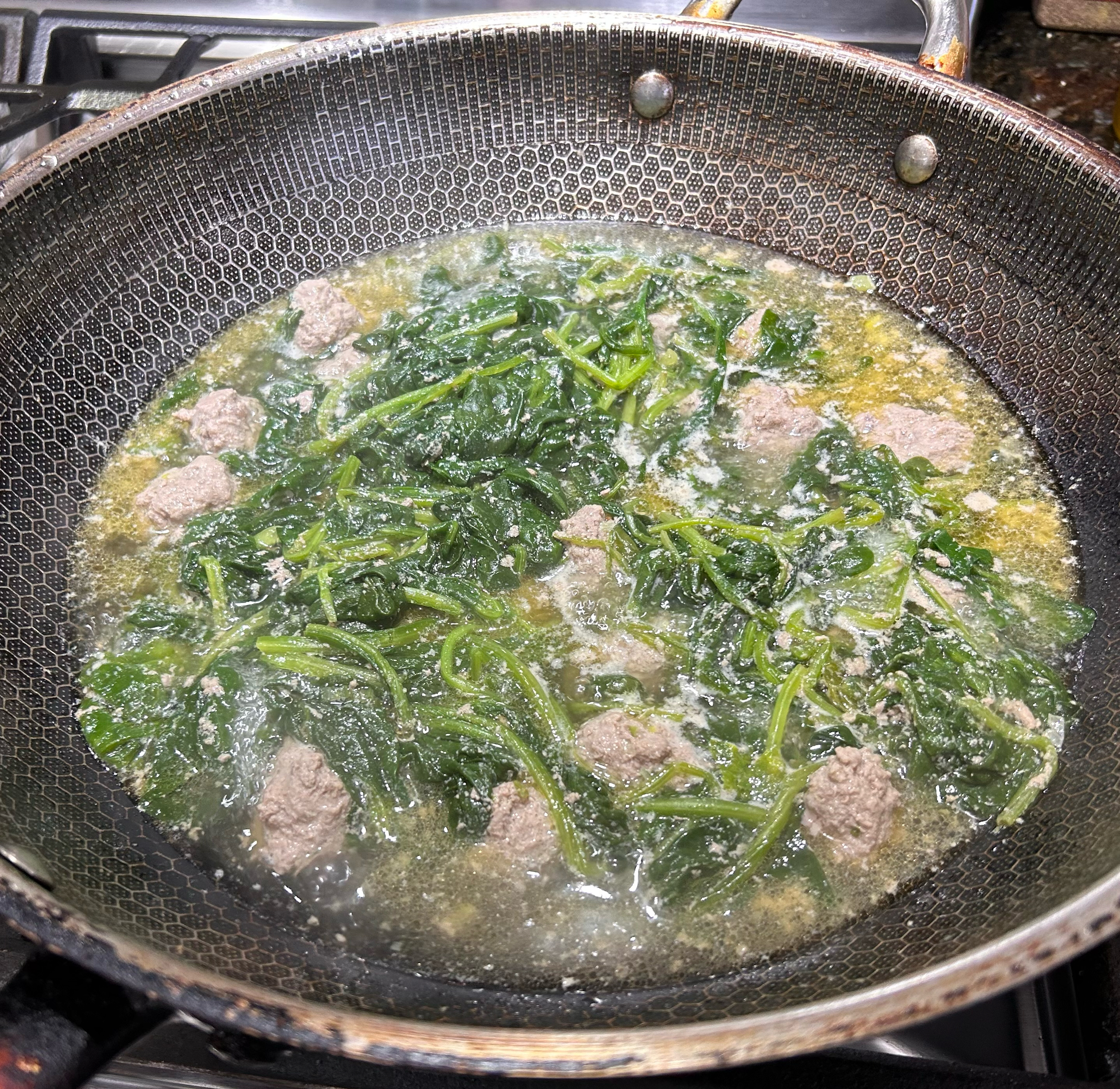 菠菜汆牛肉丸子汤
