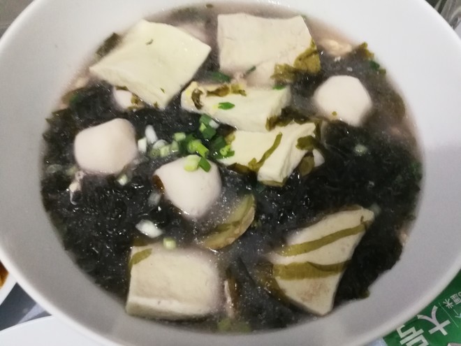 冻豆腐鱼丸紫菜汤的做法步骤图 怎么做好吃 Jojo啾啾啾 下厨房 冻豆腐鱼丸紫菜汤的做法步骤图 怎么做好吃 Jojo啾啾啾 下厨房