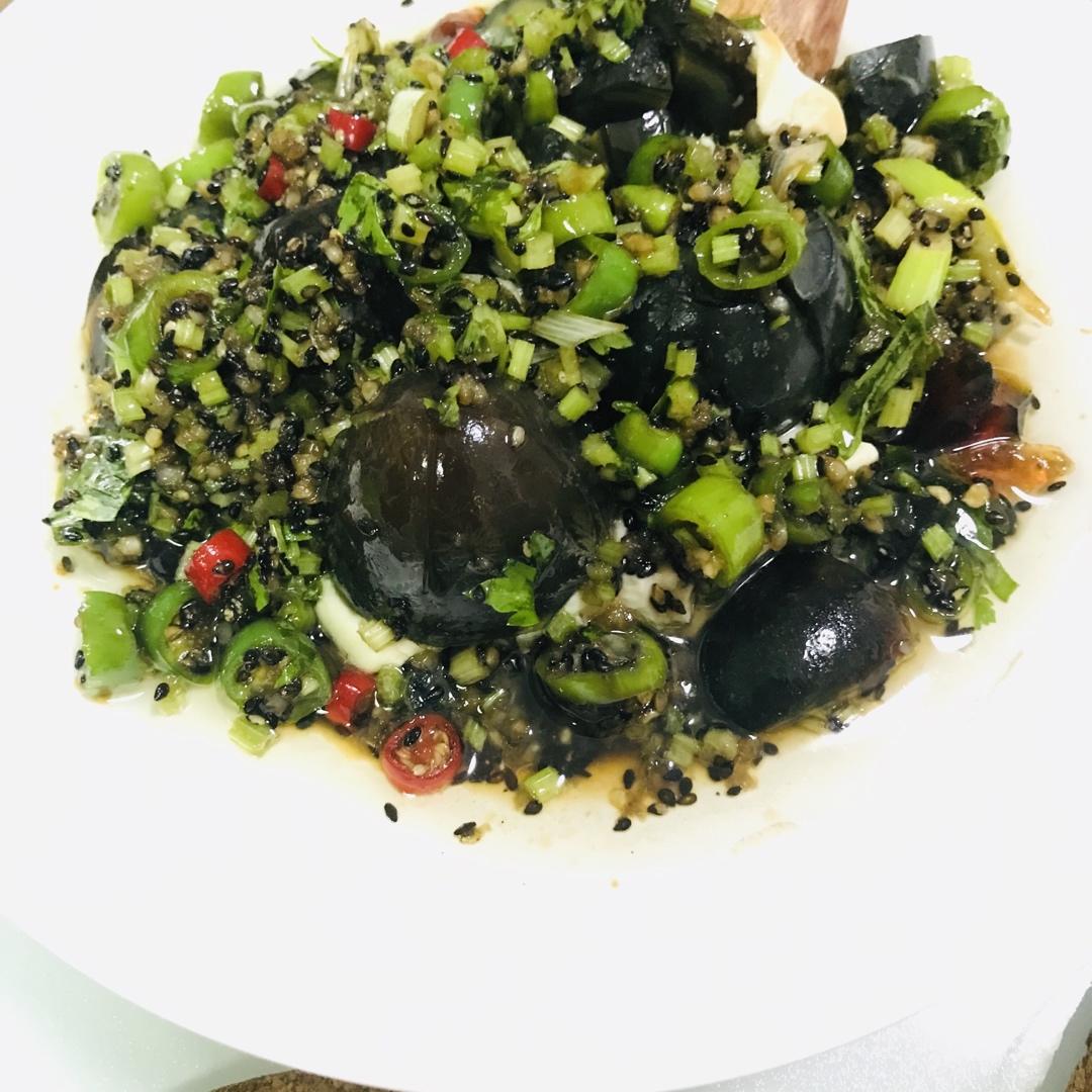皮蛋拌豆腐