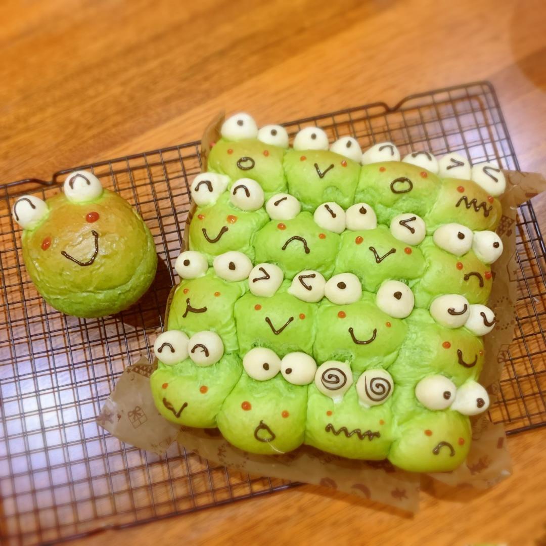 青蛙挤挤小面包