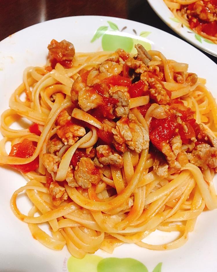 番茄肉酱意大利面