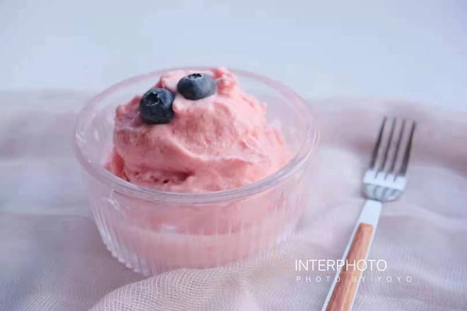 小美草莓🍓冰淇淋的做法