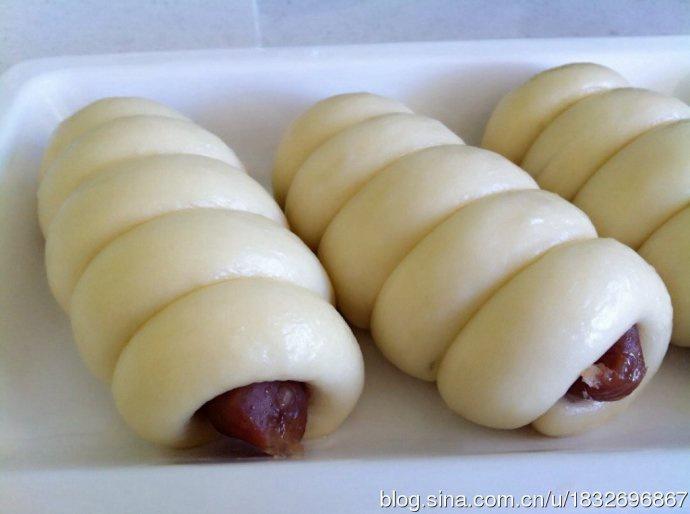 奶香中式蜡肠卷－steamed Chinese susage bun的做法