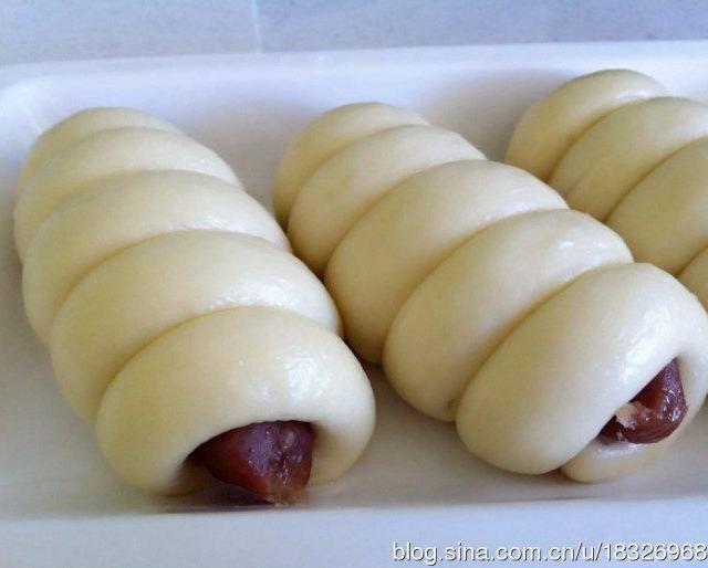 奶香中式蜡肠卷－steamed Chinese susage bun的做法