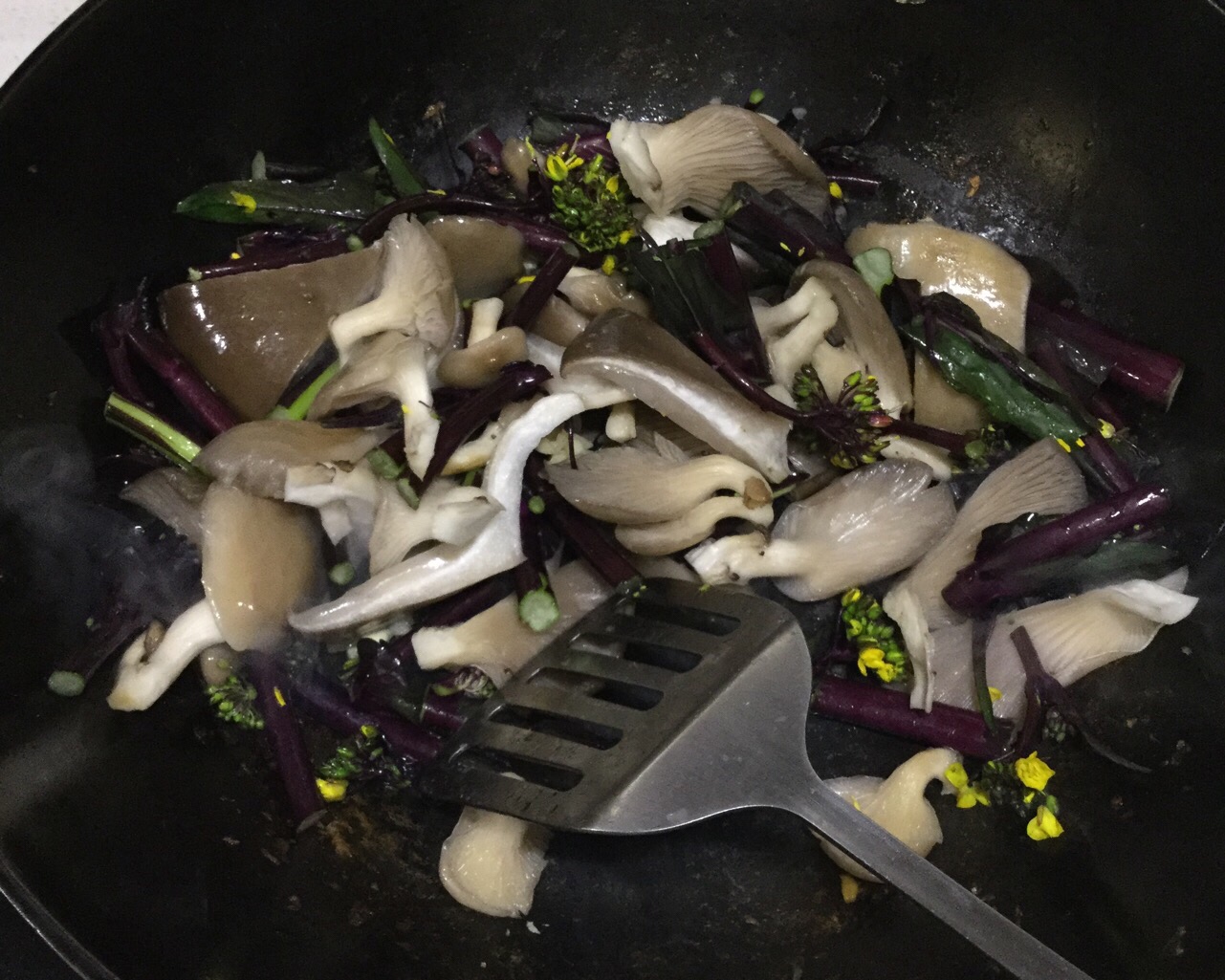 紫菜苔炒平菇的做法