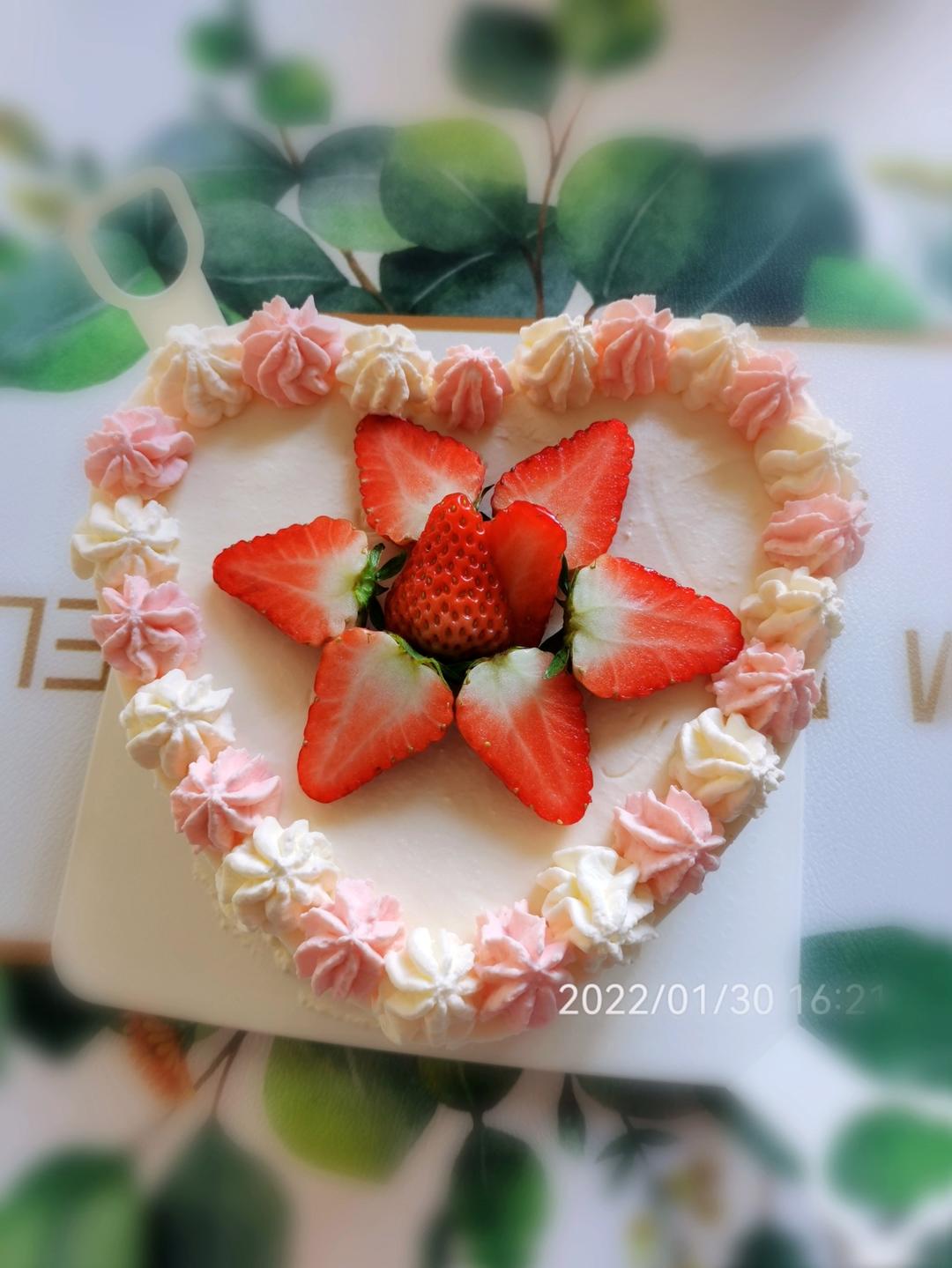 草莓流心芝士香缇奶油蛋糕