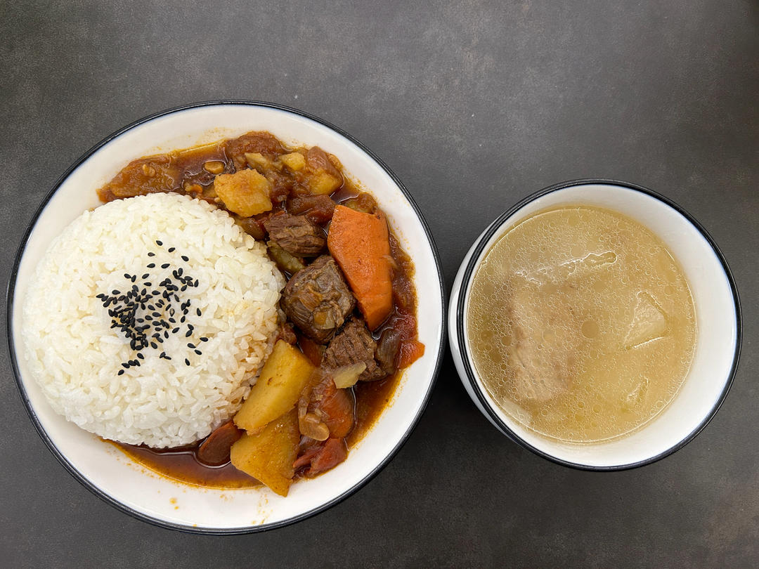 番茄土豆炖牛腩