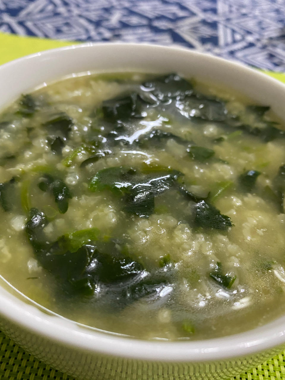 春季养肝的季节—皮蛋菠菜粥