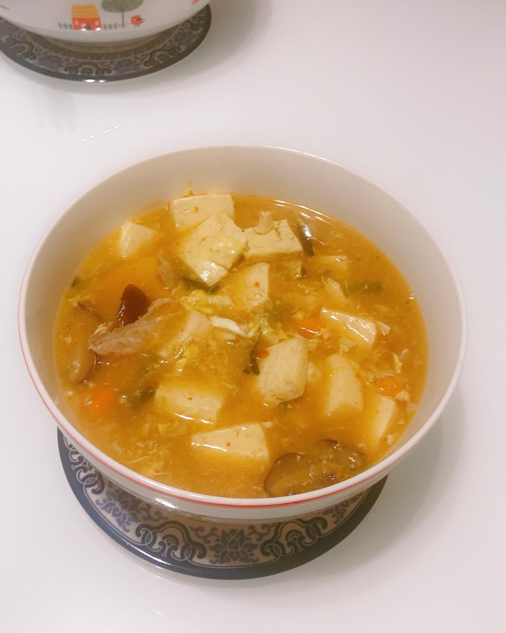 一若薇然做的酸辣豆腐汤