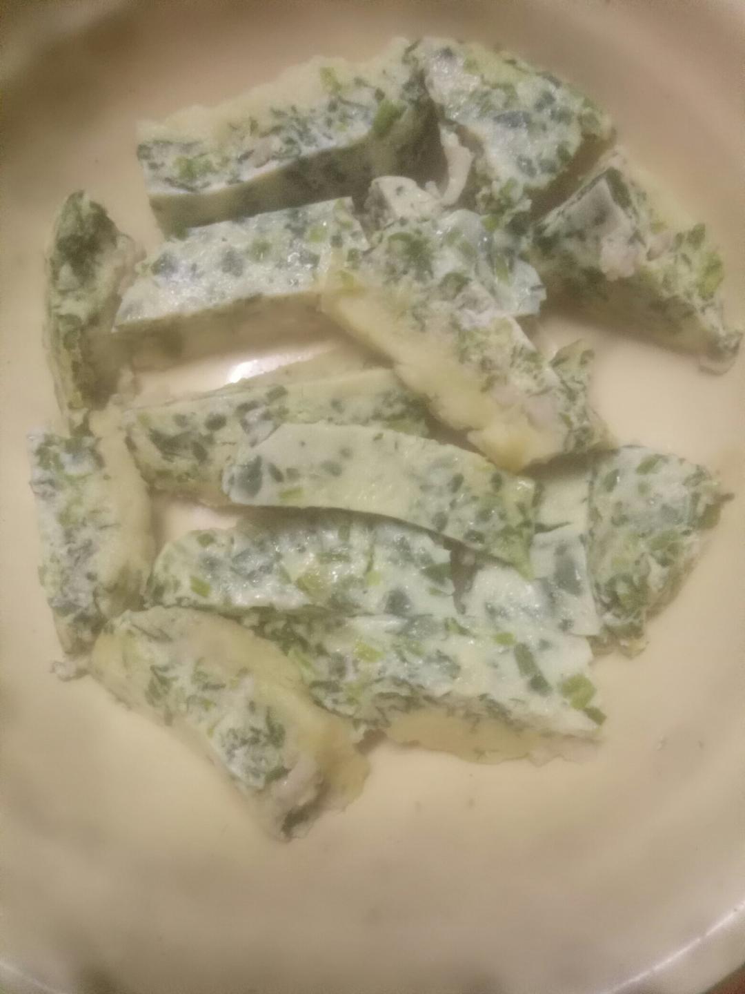 蘸汁菠菜鸡蛋糕——春季养生多吃菠菜