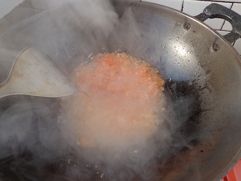 家常素炒——番茄杏鲍菇的做法 步骤8