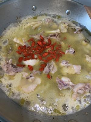姜酒煮鸡的做法 步骤8