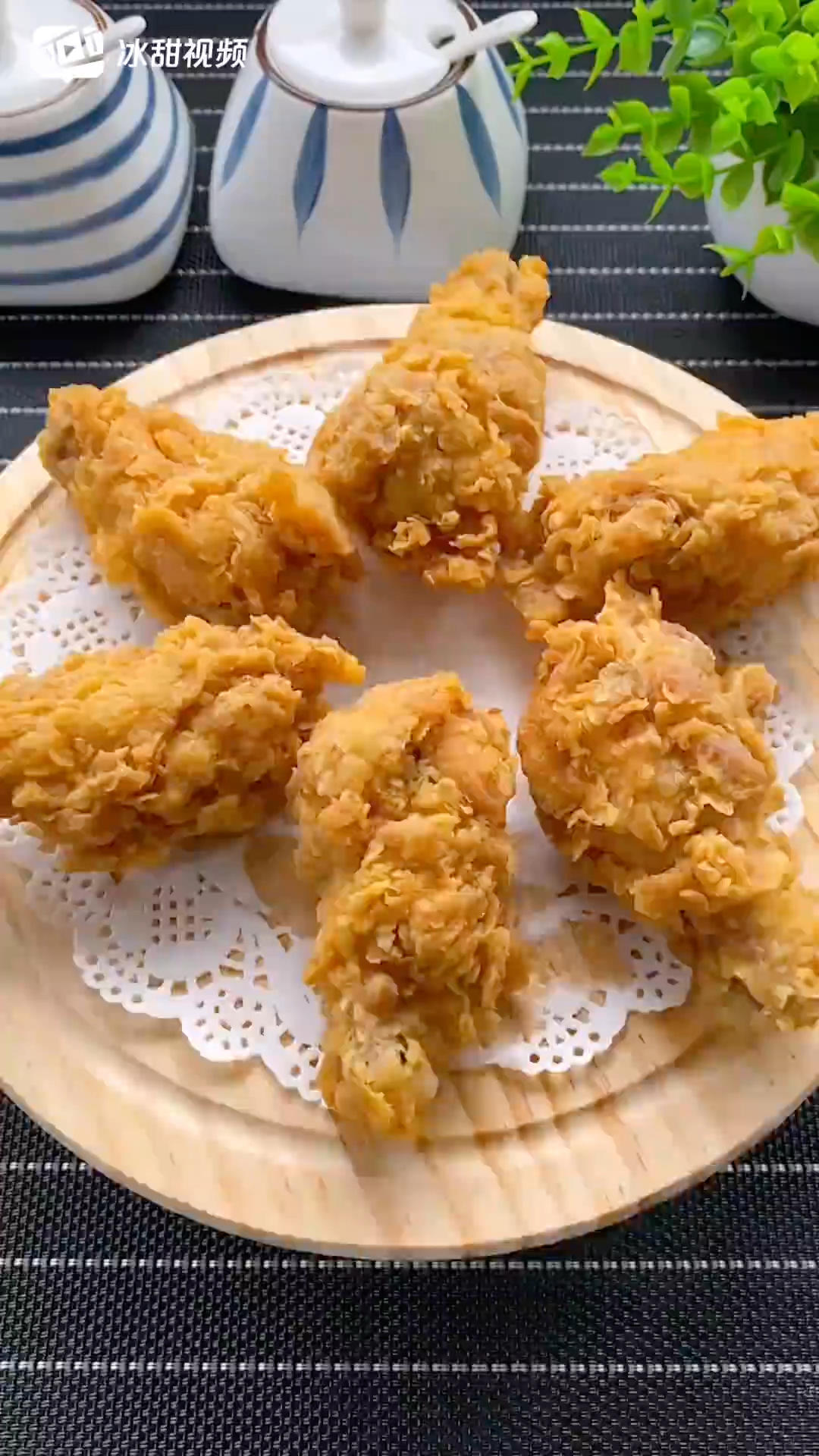 炸鸡裹粉炸鸡腿