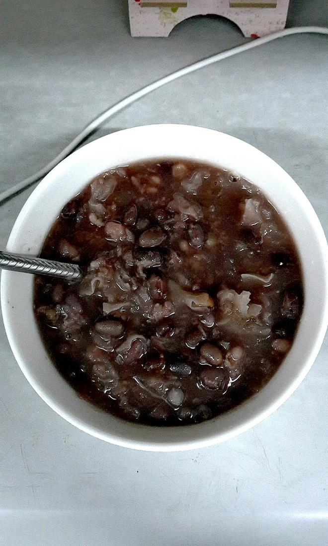 红豆薏米银耳粥的做法