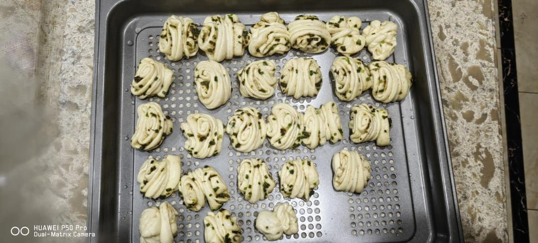 🌺椒盐葱香花卷🌺（操作简单，好吃又好看）