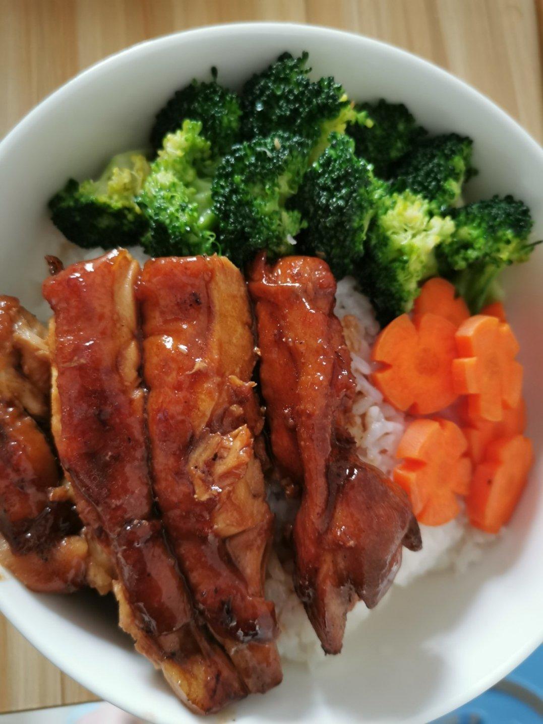 照烧鸡腿饭