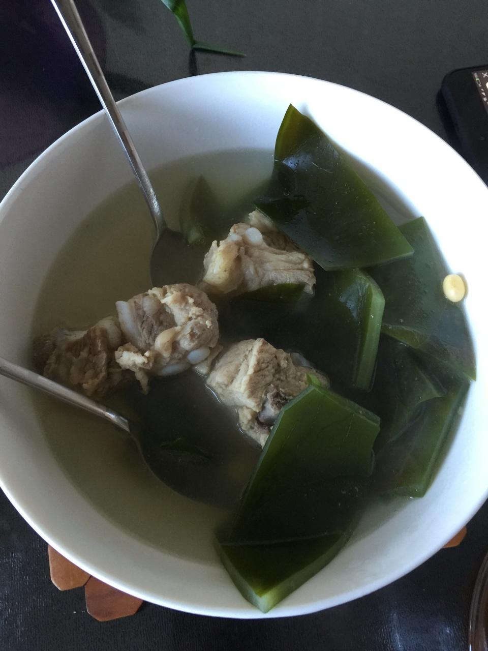 黄豆海带排骨汤