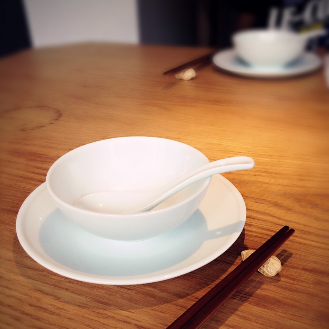 一 路 美 食