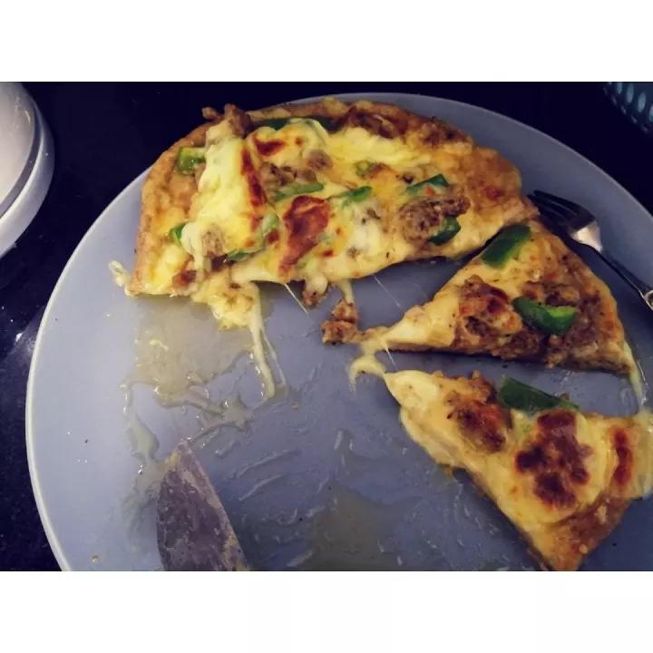 史上最简单最好吃的【生酮披萨】（非生酮也可以大胆尝试～）