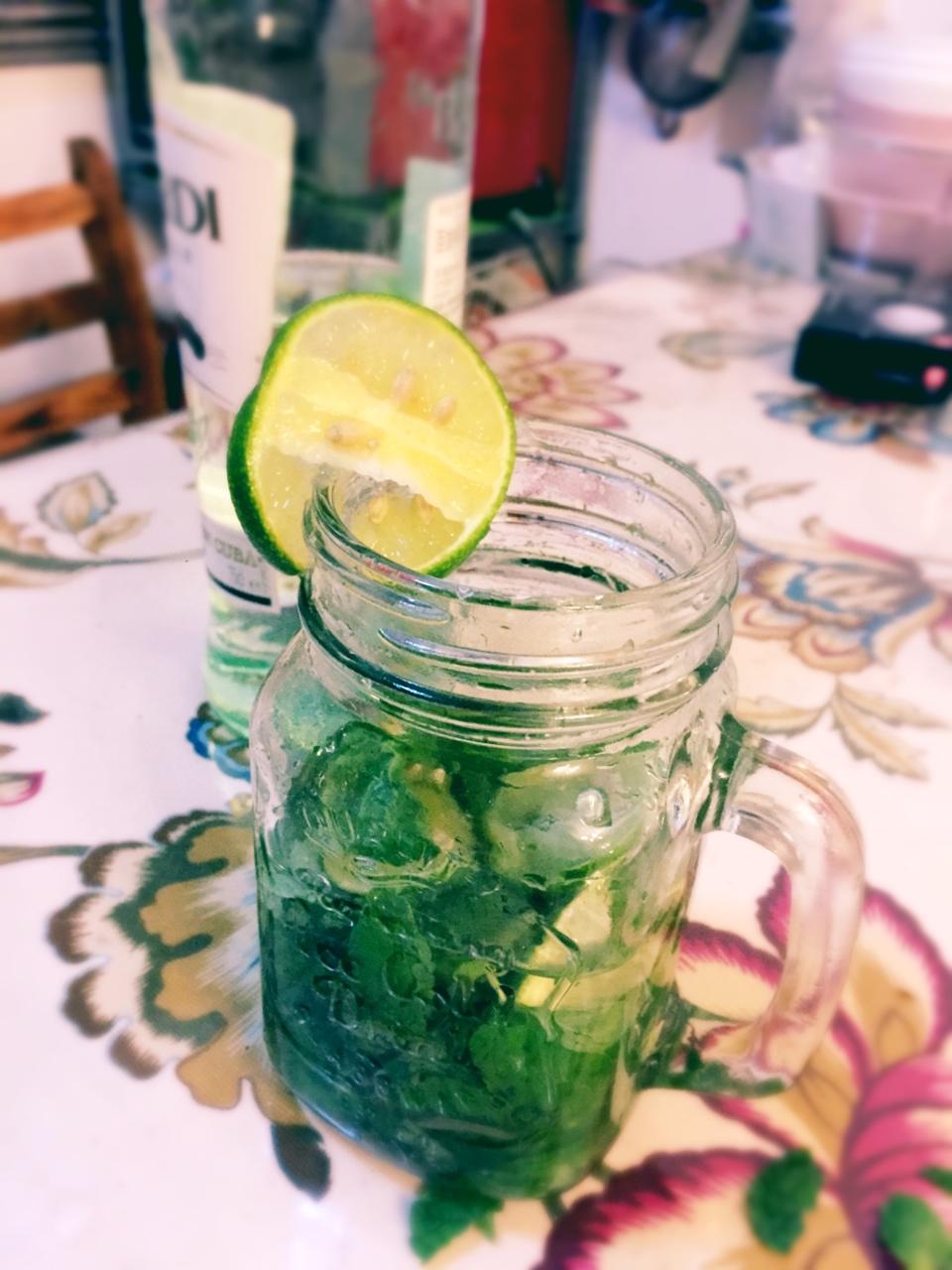 蕉一丝做的自制mojito(莫吉托)鸡尾酒,夏日的一抹清凉.
