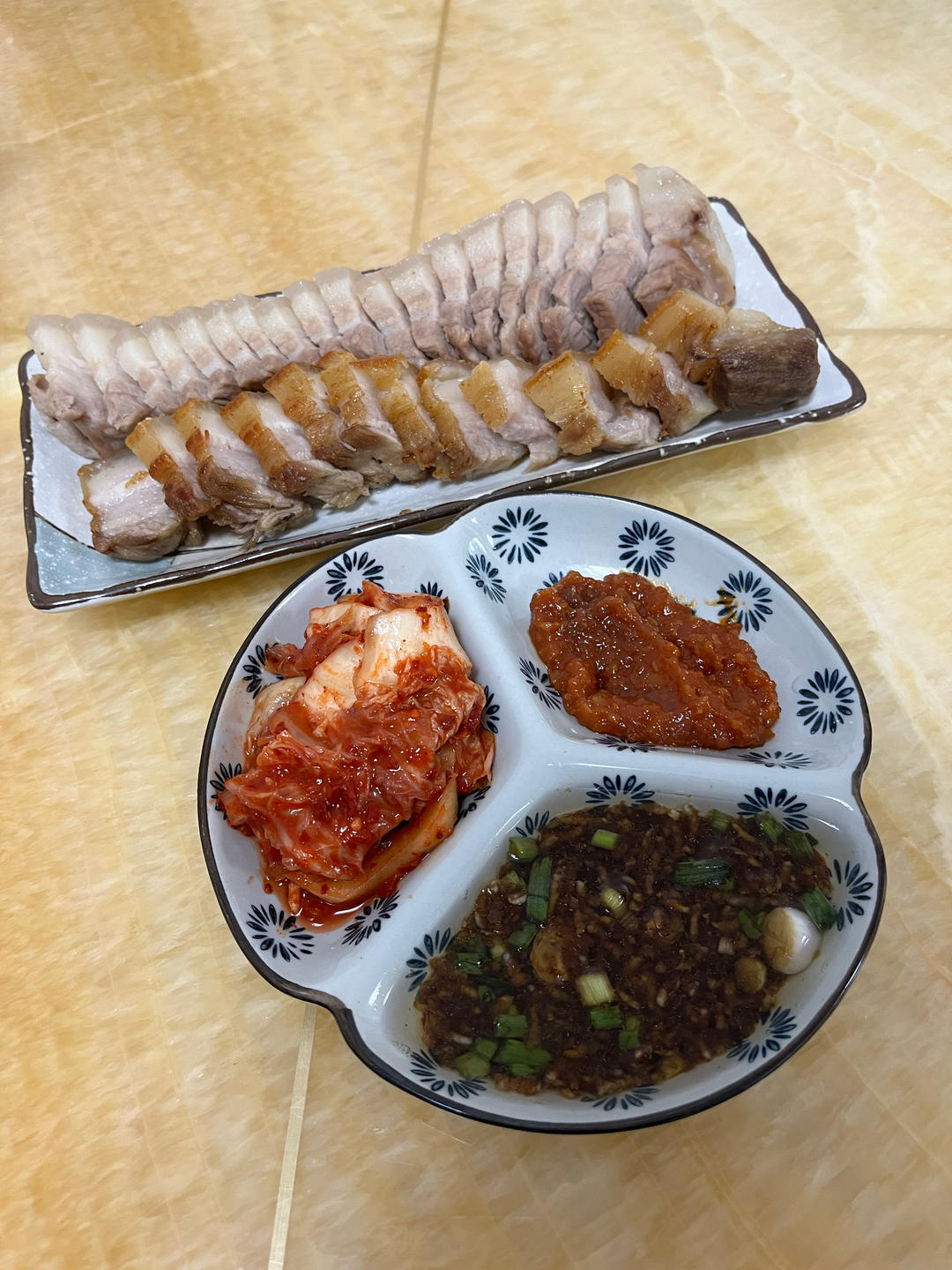 【如此简单又如此美味】香酥白切肉