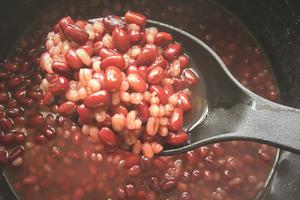蜜汁桂花薏米红豆（电压力锅版）的做法 步骤2