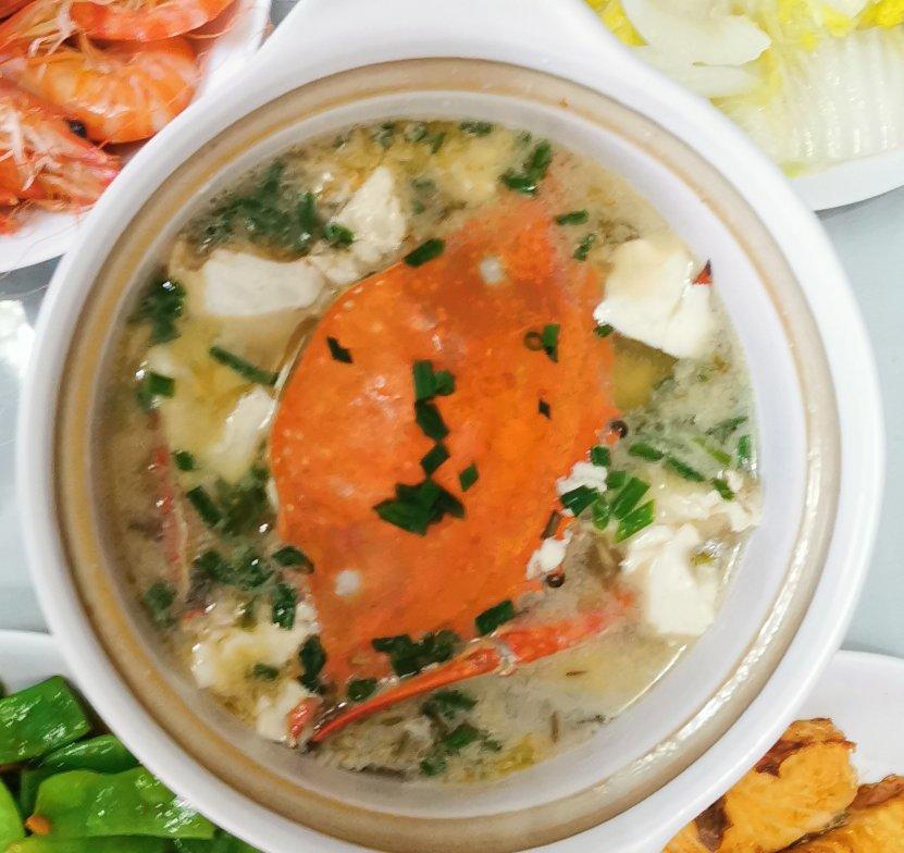 鲜虾豆腐蟹煲