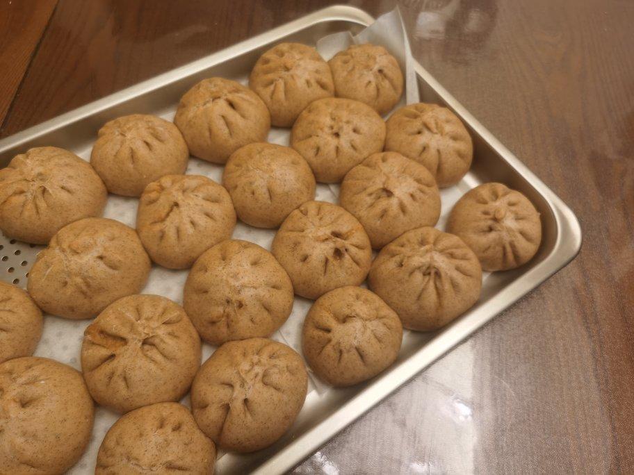 松软多汁的肉包子