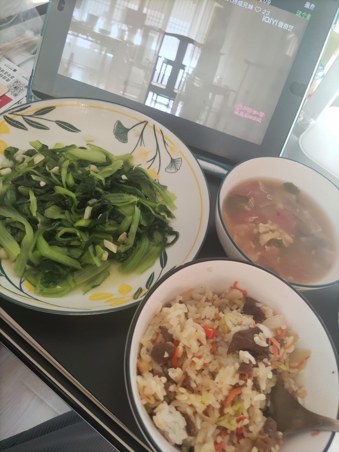 圆白菜牛肉炒饭