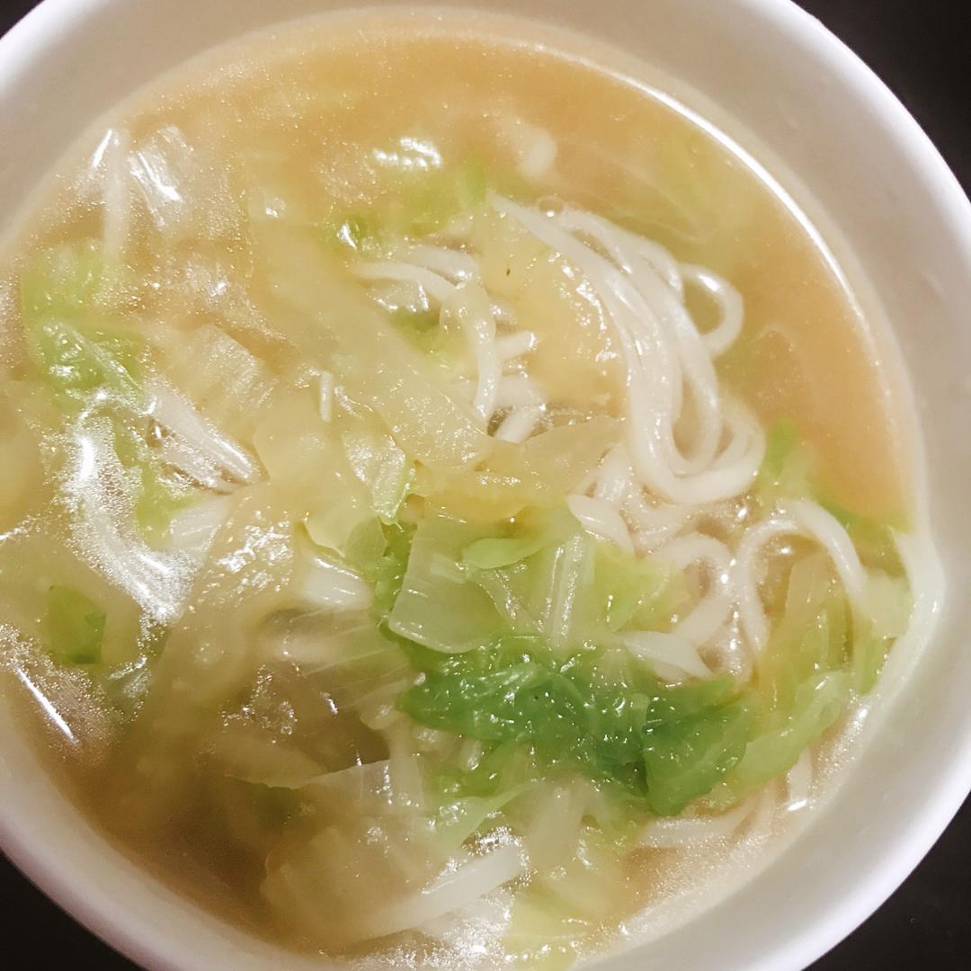 凶神恶煞的番茄做的白菜炝锅面