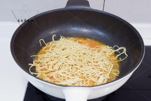 鲜汤茄汁干丝—太太乐鲜鸡汁的做法 步骤7