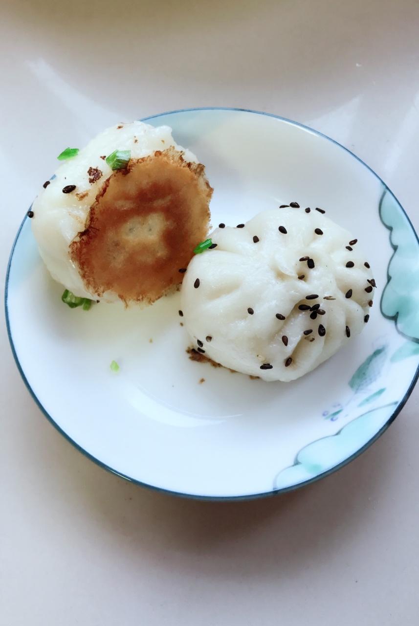 咸蛋黄鲜肉生煎包