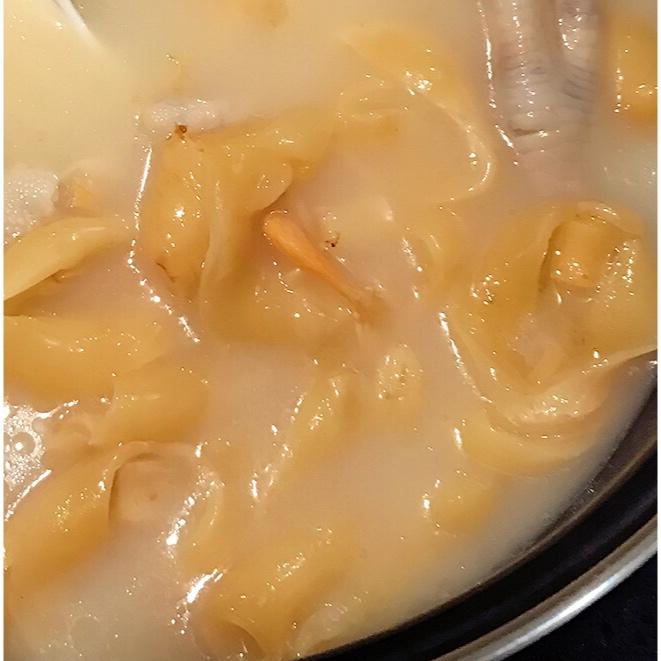 花胶鸡爪汤
