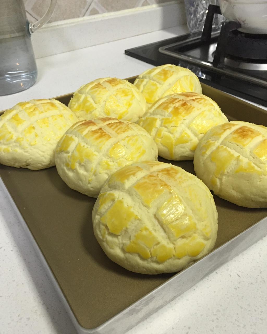 好吃到炸裂的港式菠萝包（附带制作酥皮的小视频）