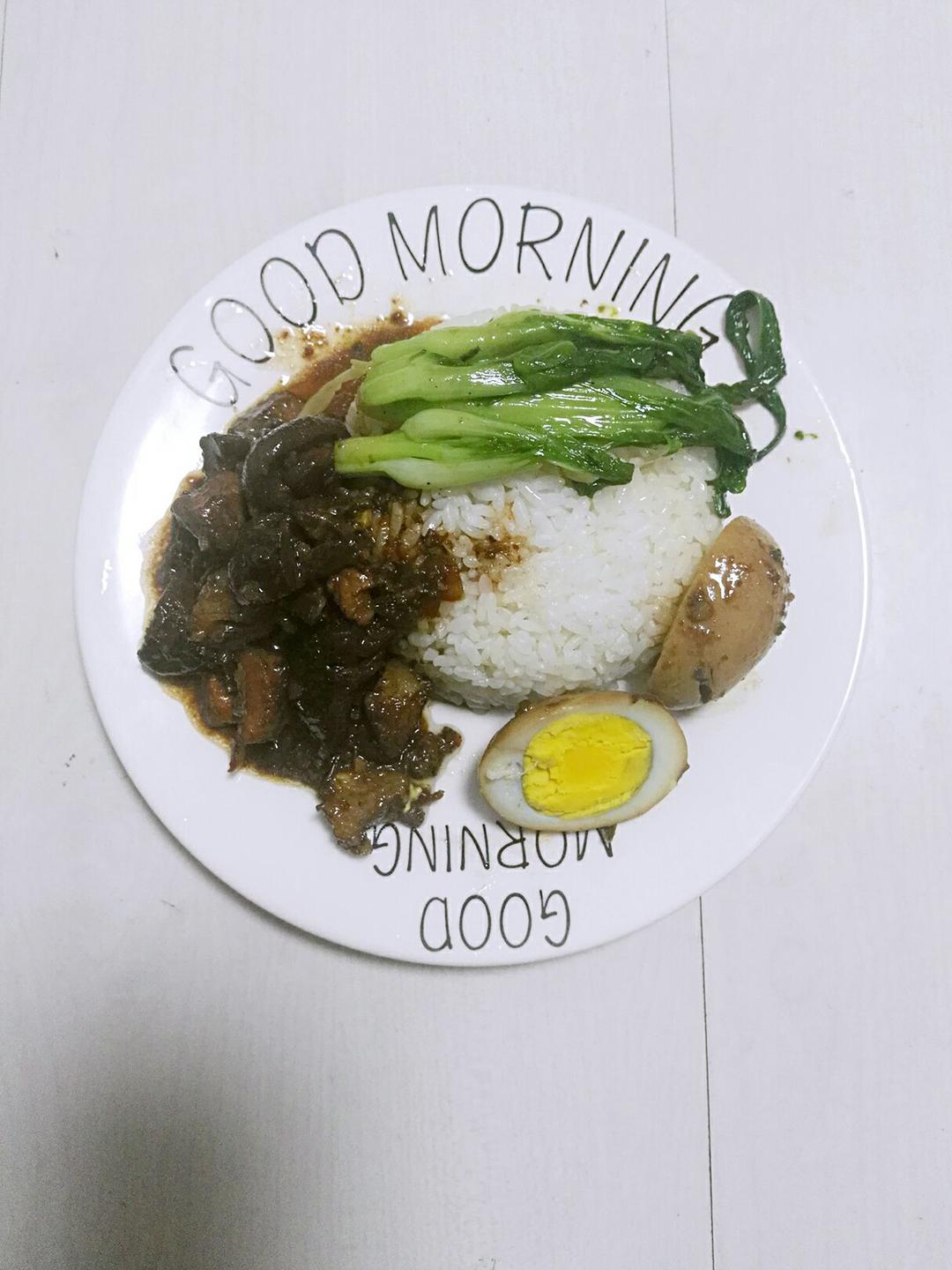 洋葱酥卤肉饭