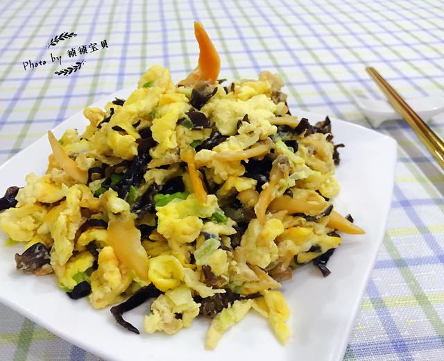 蚬子木耳炒鸡蛋的做法