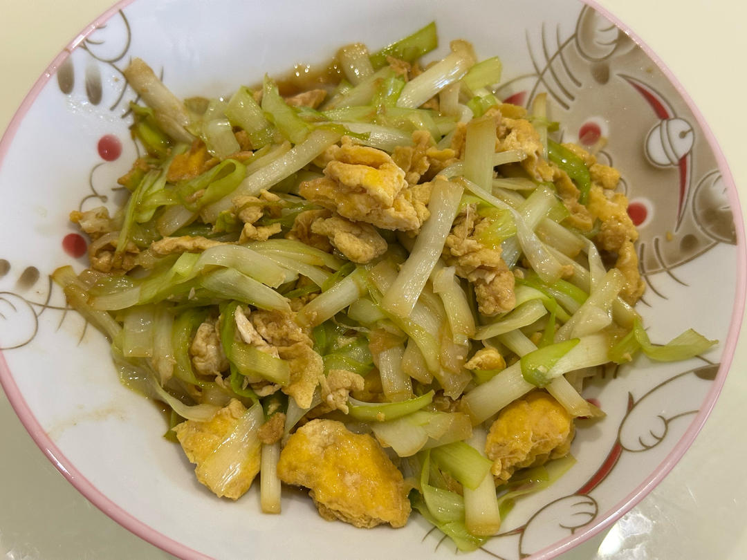 整个简单的韭黄炒蛋（手把手教学）