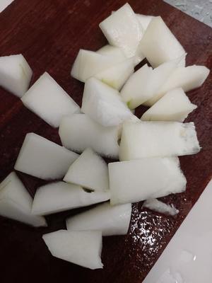 冬瓜玉米莲子排骨汤的做法 步骤3