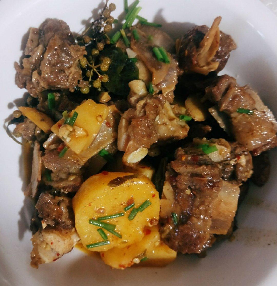 土豆烧牛排骨