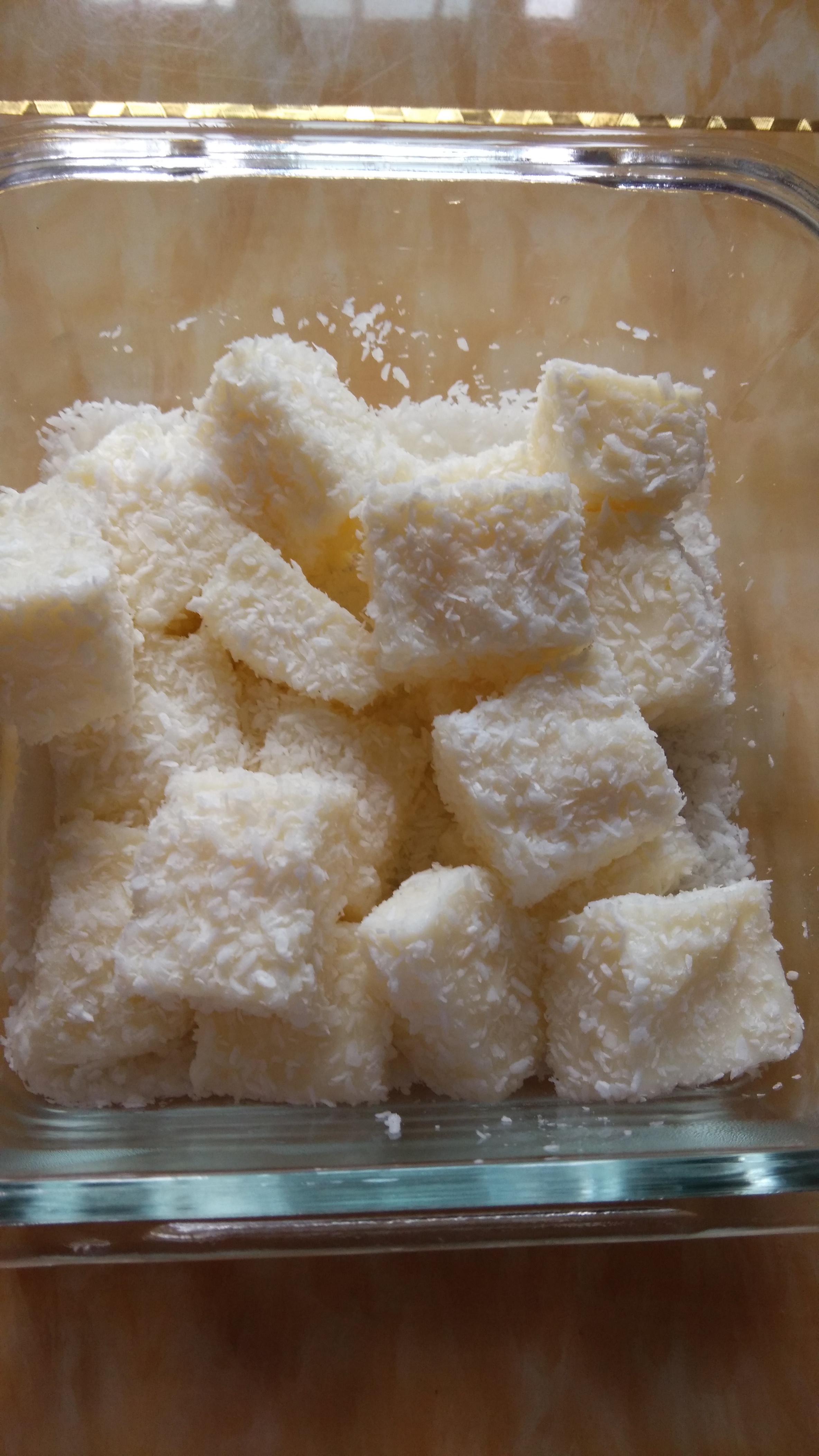 完胜85度C牛奶椰丝小方