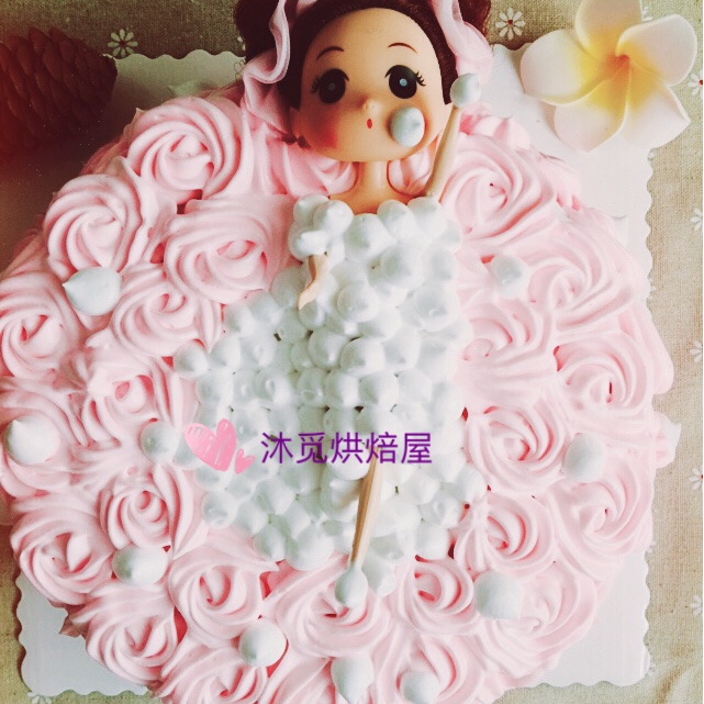 梦幻时尚的芭比蛋糕