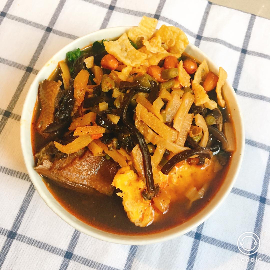 粉店老板娘亲授正宗螺蛳粉教程