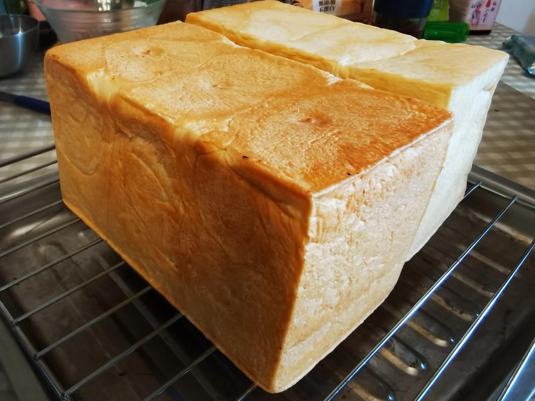软到拿不起来的生吐司