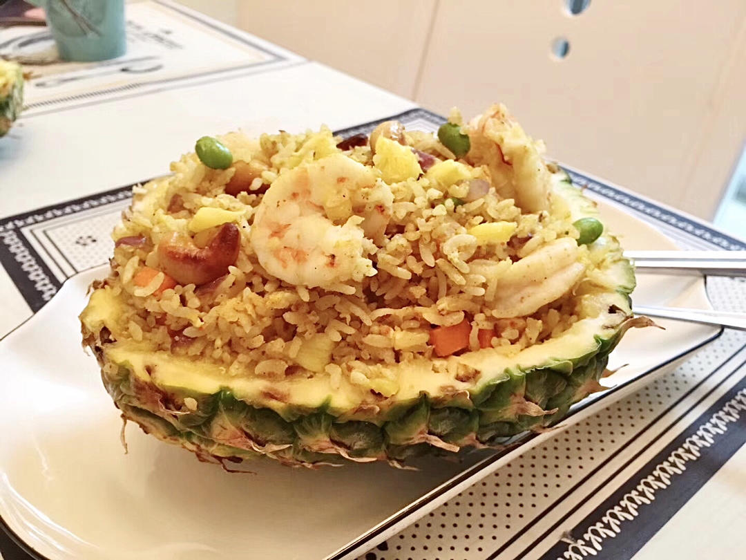 虾仁菠萝炒饭