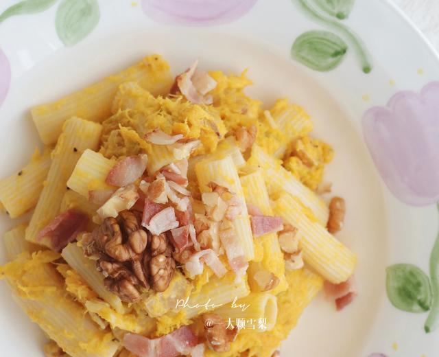 南瓜核桃培根意面,好吃到舔盘!的做法