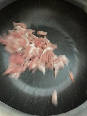 韩式辣白菜泡菜汤돼지고기김치찌개的做法 步骤1