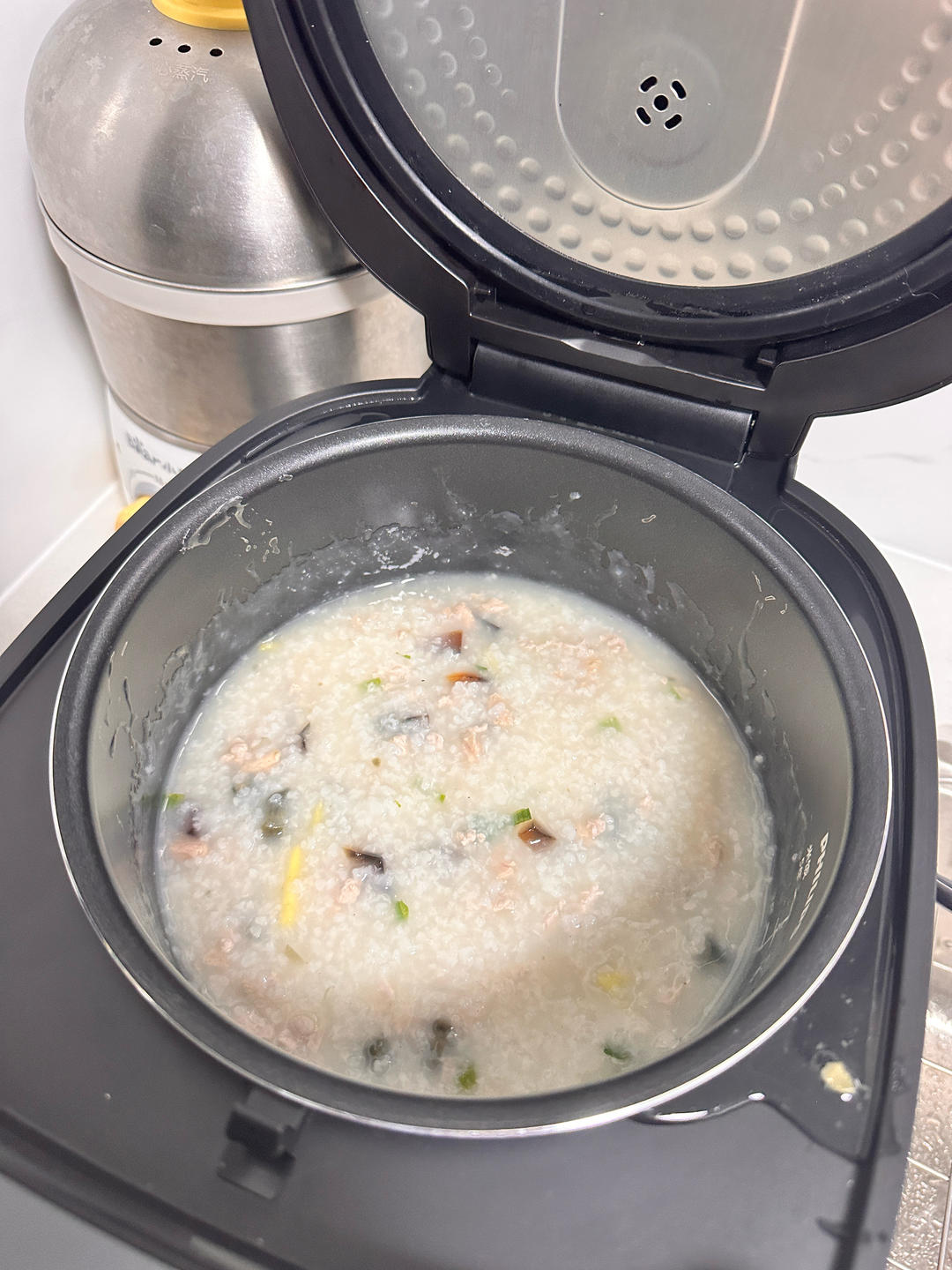 十五分钟快手之香滑皮蛋瘦肉粥(附五分钟电饭煲电压力锅更快捷方法)