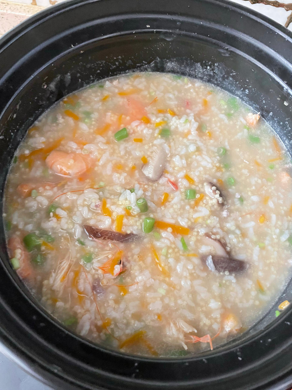 美味营养的胡萝卜香菇虾仁🍤粥 老少皆宜