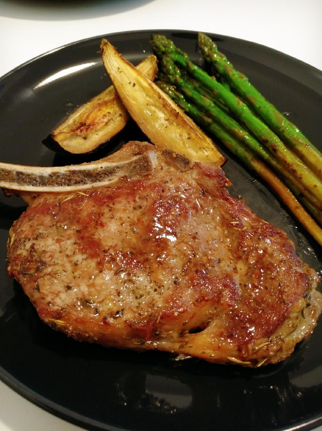 煎烤小牛排 roasted veal