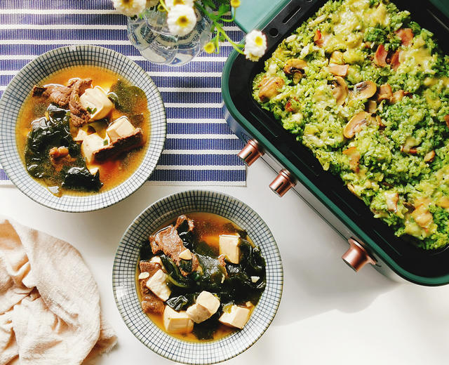 裙带菜牛肉汤+芝士菠菜焗饭的做法